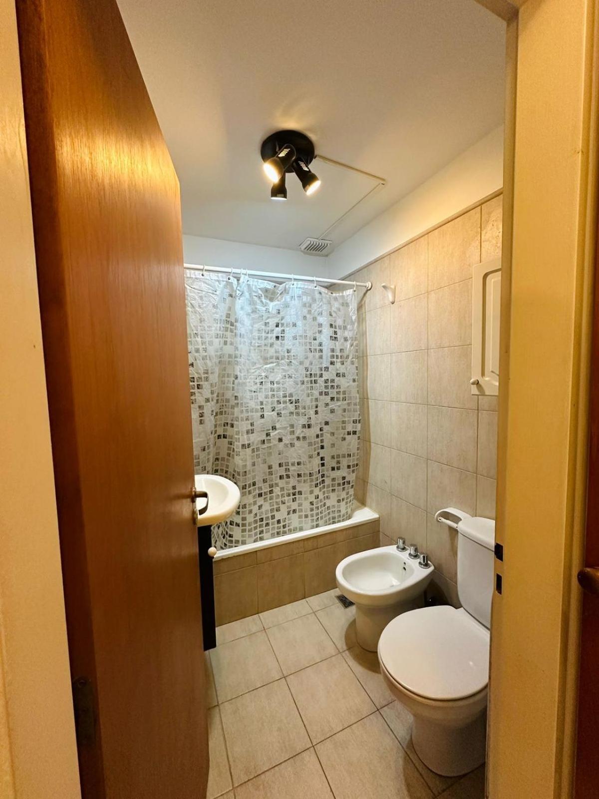 Hermoso En Country Hosp Univ Austral Apartamento
